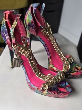 Privileged Multicolor Snake-Print Stiletto Heels with Gold Chain